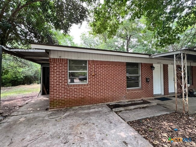 Building Photo - 459 Lindsey St