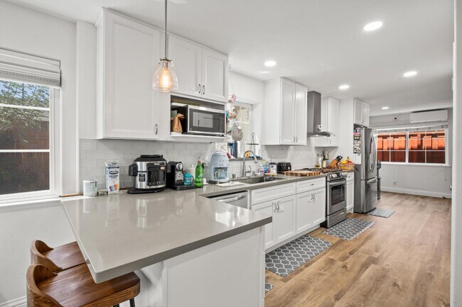 Building Photo - 197 Nottingham Ave