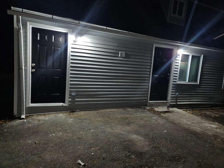 Building Photo - 158 Cliff St