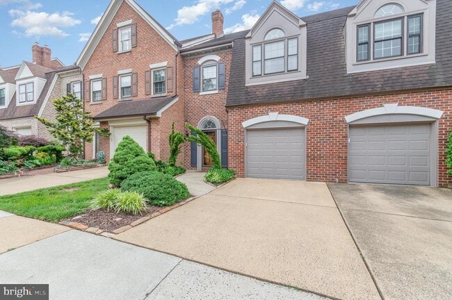 Building Photo - 6311 Chaucer Ln