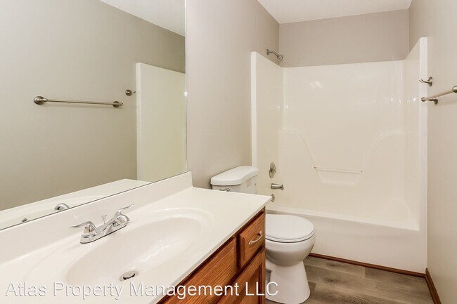 Building Photo - 3 br, 3 bath House - 704 Canter St