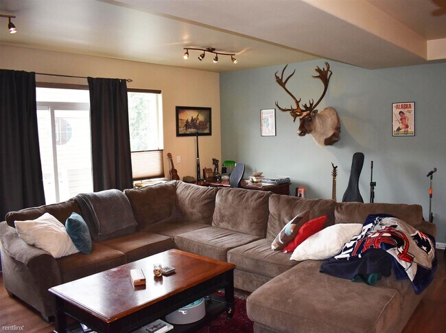 Building Photo - 2 br, 2.5 bath Condo - Cook Inlet Townhomes