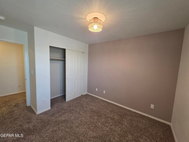 Building Photo - 7517 Red Cedar Dr