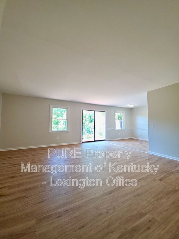 Building Photo - 122 Sycamore Ct
