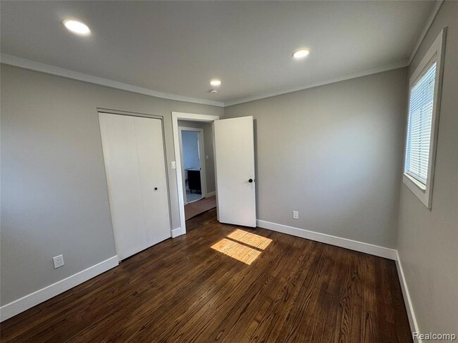 Building Photo - 12107 Centralia