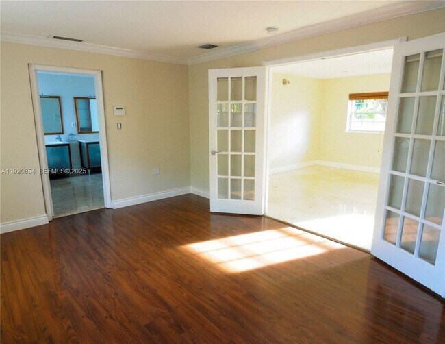 Building Photo - 6384 SW 31st St