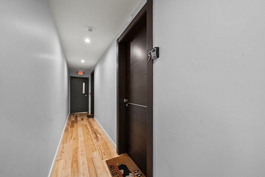 Building Photo - 39 Lexington St