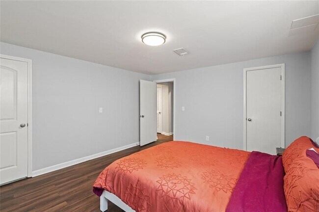 Building Photo - 3334 Romelie Dr