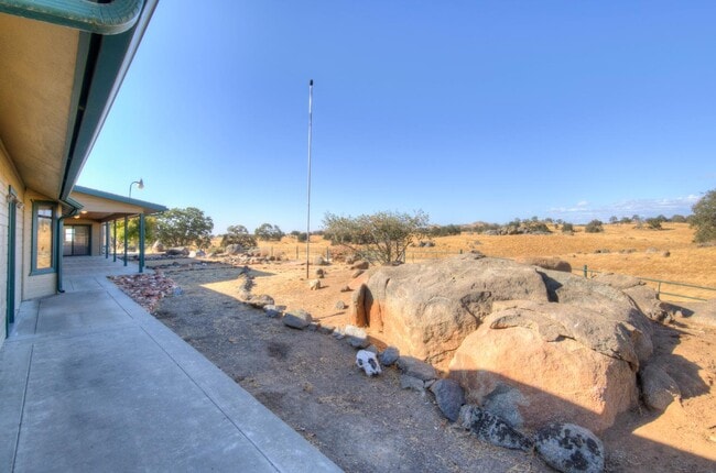 Building Photo - 19580 Watts Valley Rd