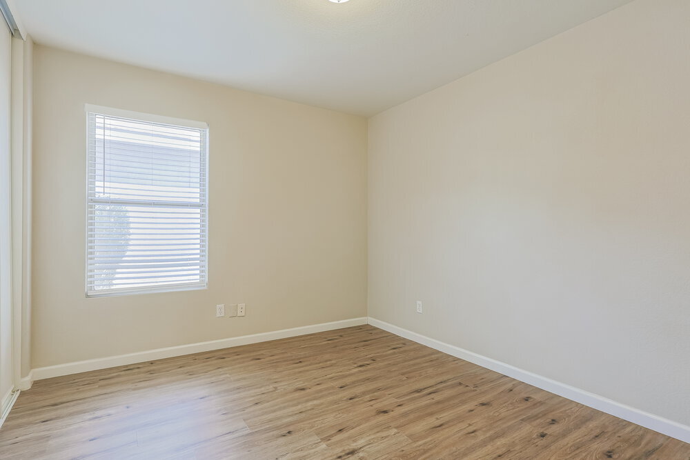 Building Photo - 1055 E Denim Trail