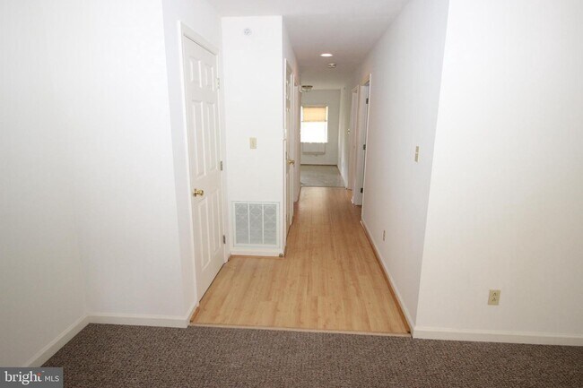 Primary Photo - 1114 Easton Rd
