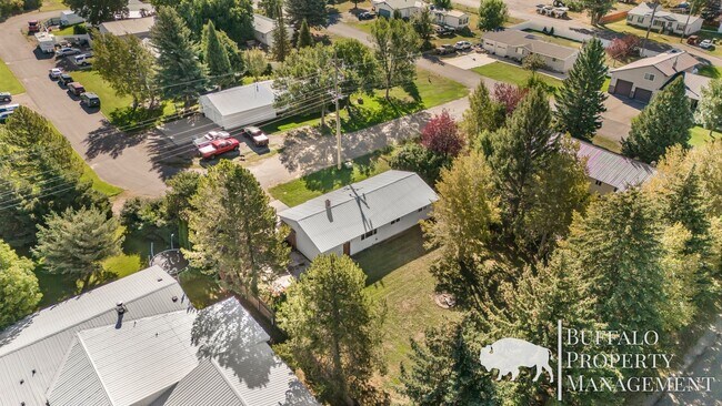 Building Photo - 578 Maple Leaf Dr