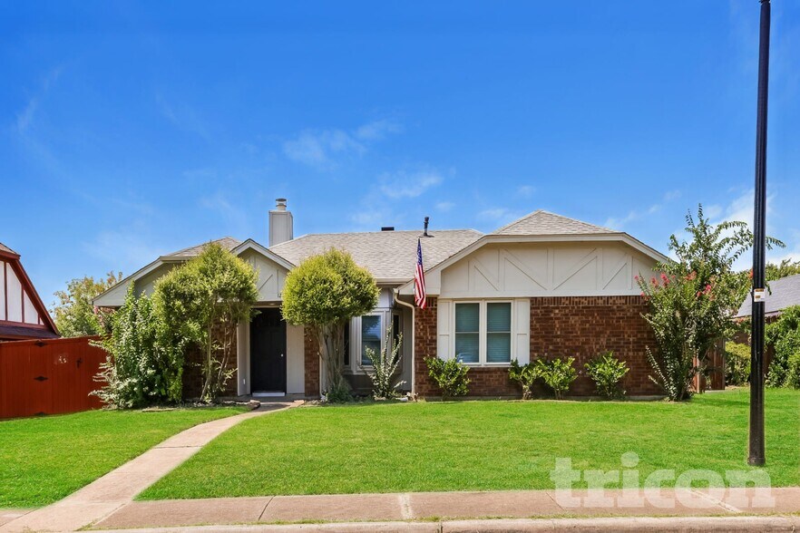 Primary Photo - 1253 Essex Dr