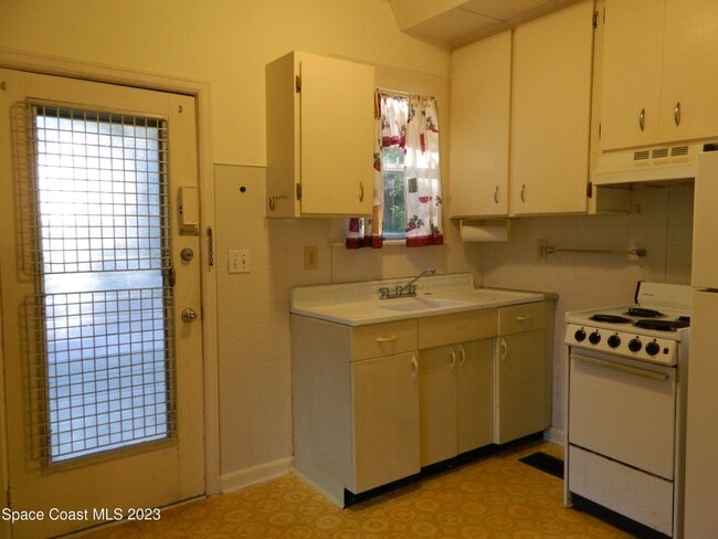 Building Photo - 803 Rockledge Dr