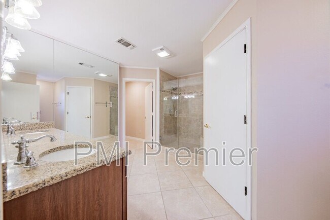 Building Photo - 471 Caviness Dr