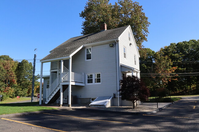 Building Photo - 530 New London Turnpike