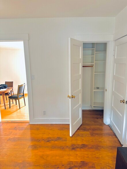 Building Photo - 7231 Vanalden Ave