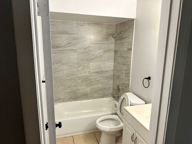 Building Photo - ALHAMBRA COURT CONDO