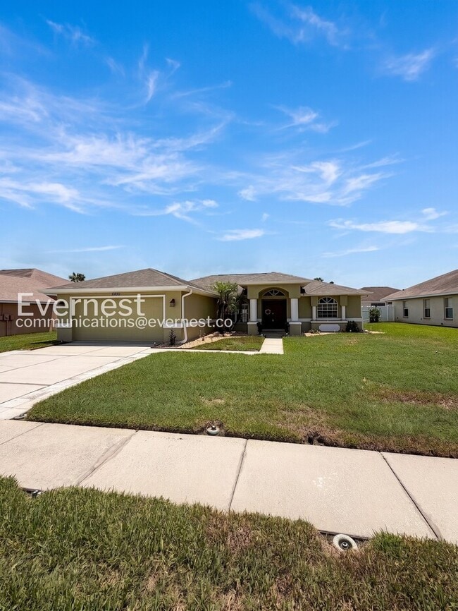 Building Photo - 3 Bed/2 Bath Home with Fenced Yard & Garage / Pet-Friendly / Available Soon!
