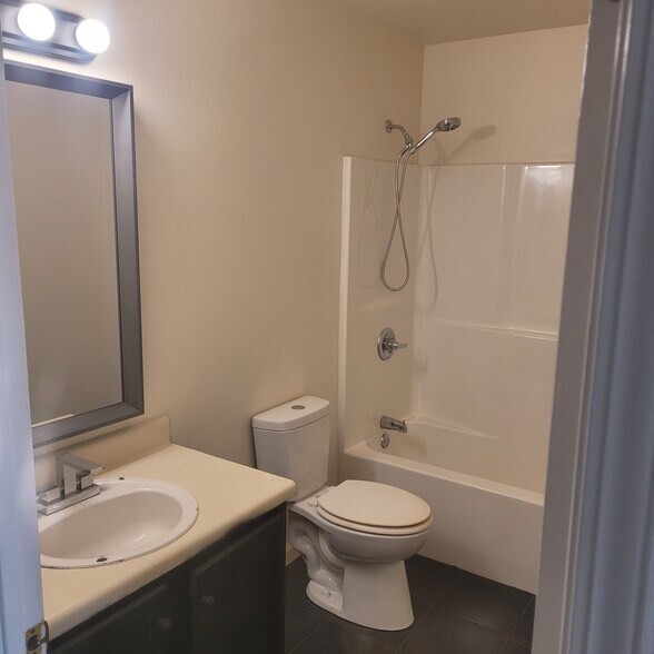 Building Photo - 3319 N Dorgenois St