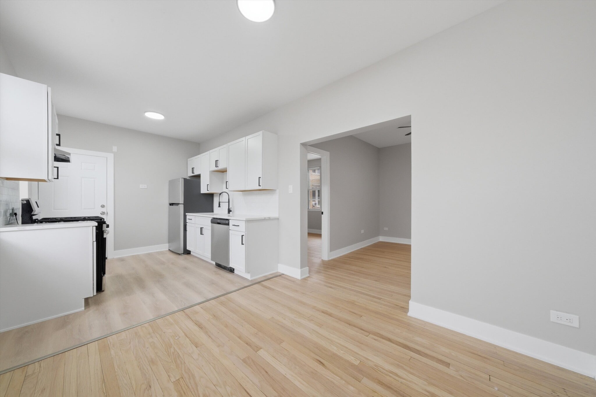 Building Photo - 7520 N Seeley Ave