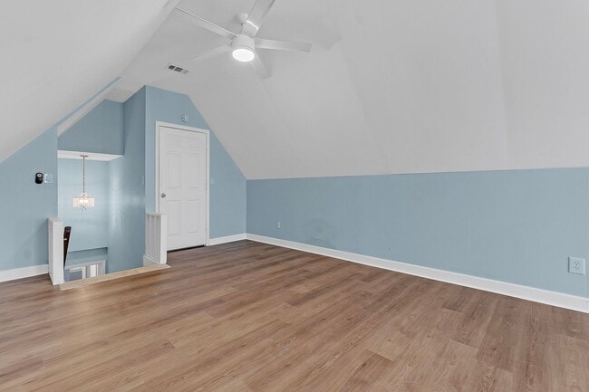 Building Photo - Charming Arlington Home with Modern Upgrades