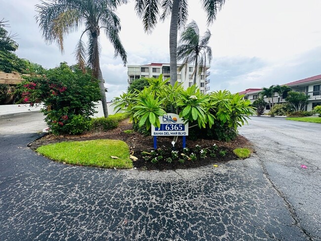 Building Photo - Move-In Special! Get November FREE When Yo...