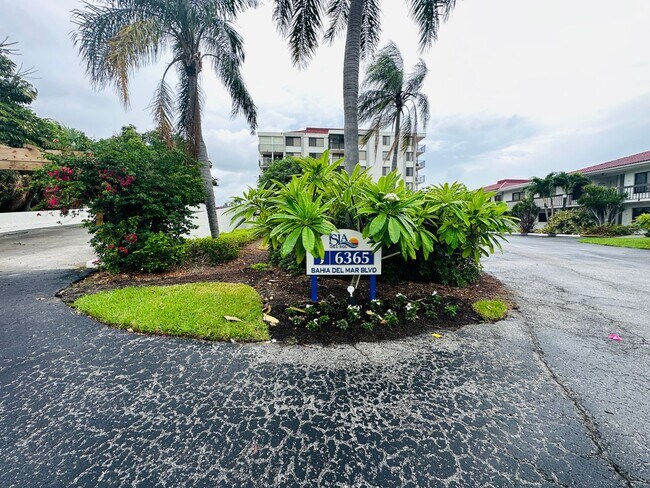 Building Photo - Move-In Special! Get November FREE When You Sign a 1-Year Lease!