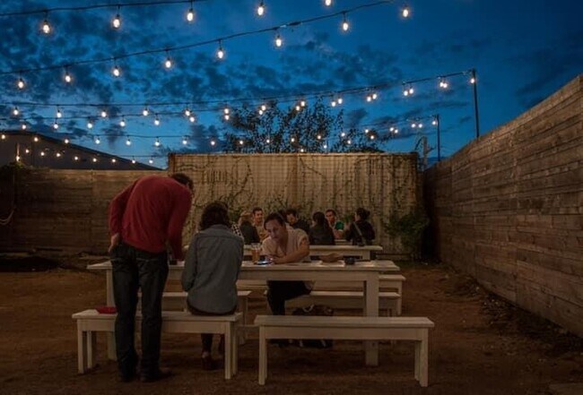 Building Photo - 313 Rowland Dr