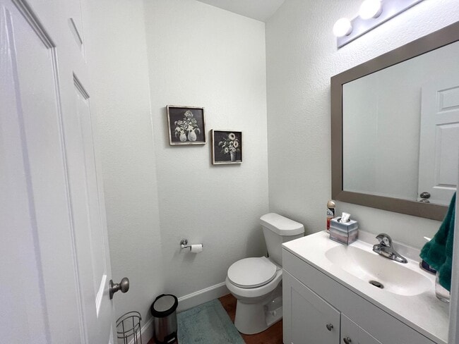 Building Photo - 3 Bedroom 2.5 Bath 1 Single Family Home for Rent in Cambridge Heights Area of Round Rock, Texas, ...