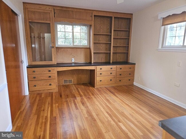 Building Photo - 56 Chapman Ave