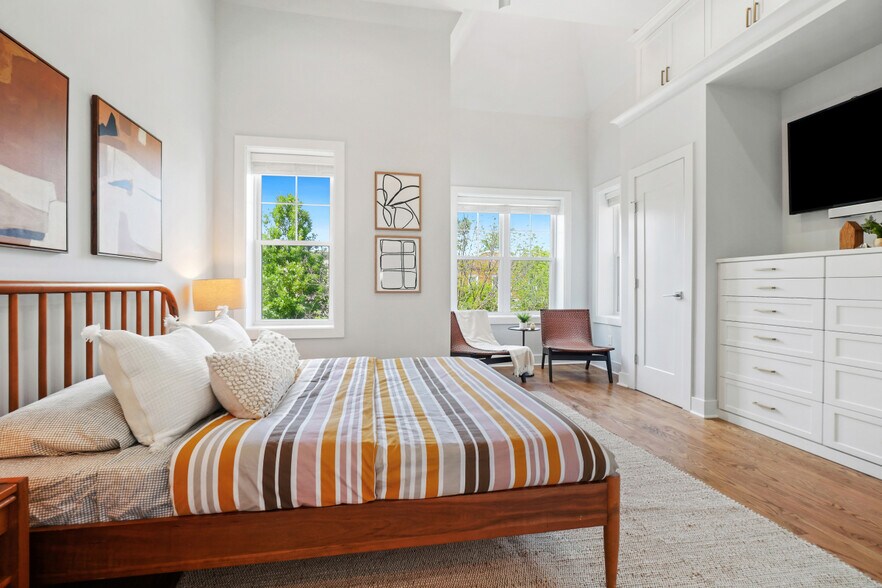 Primary Bedroom - 1241 G St NE
