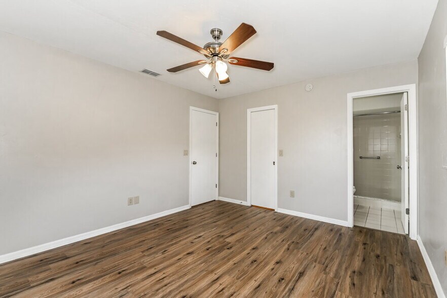 Building Photo - 2123 SE 3rd St