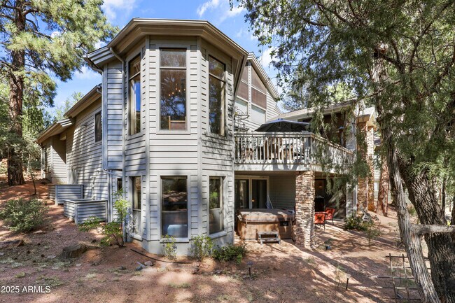 Building Photo - 2609 E Pine Island Ln