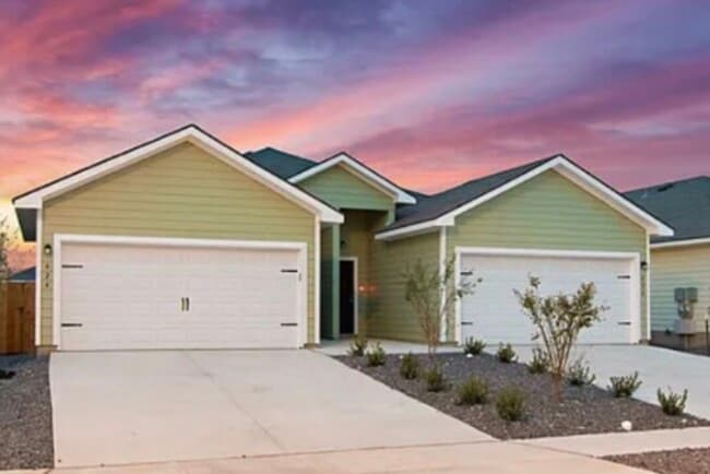 Building Photo - 624 Grayson Ln