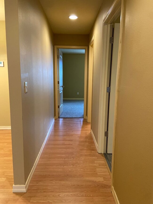 Building Photo - Condominium in Sycamore Ridge