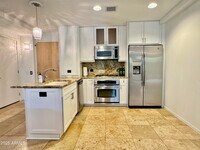 Building Photo - 7141 E Rancho Vista Dr