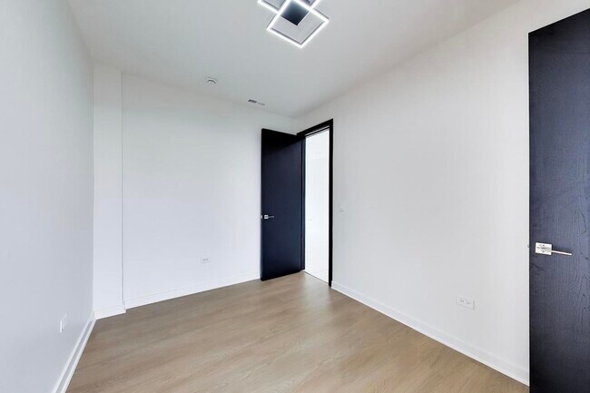 Building Photo - 6344 Hennings Ct