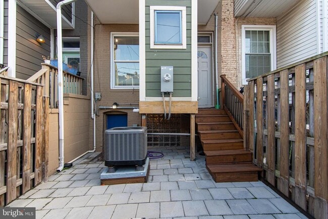 Building Photo - 128 S Ellwood Ave