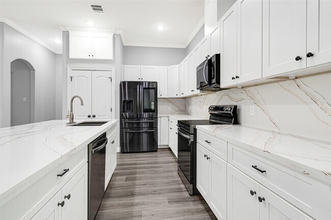 Building Photo - 15914 Tug Ct