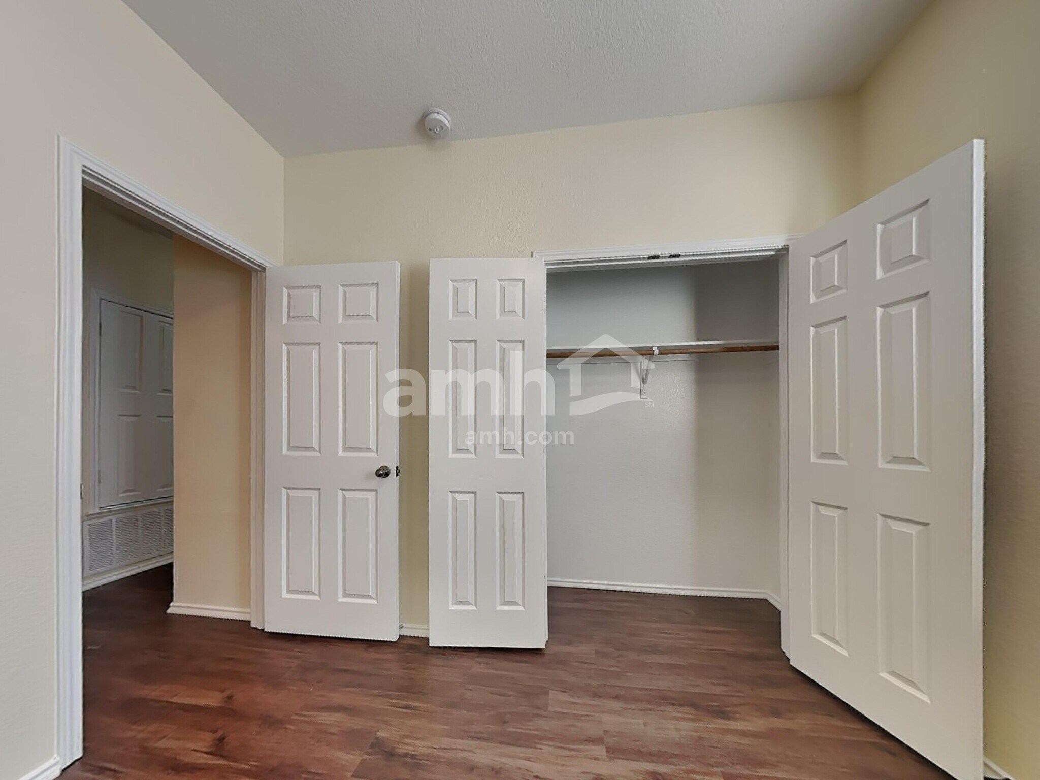 Building Photo - 221 Covent Dr