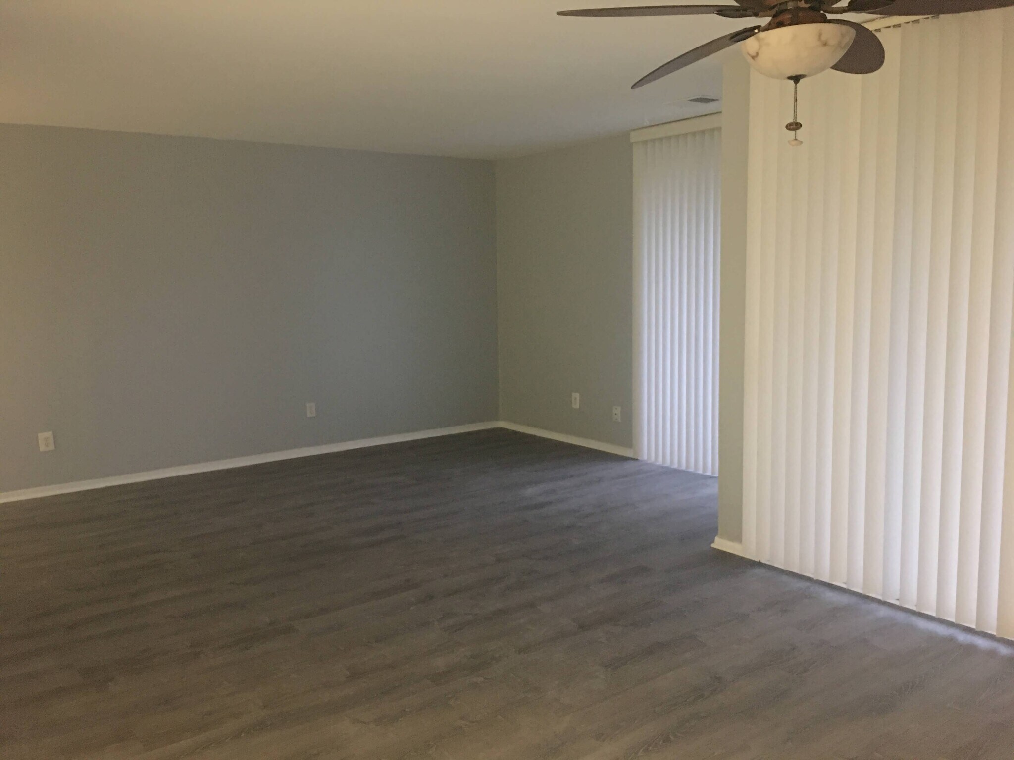 Building Photo - 10241 Prince Pl