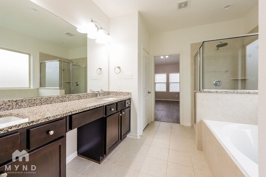 Building Photo - 2527 Holly Laurel Mnr