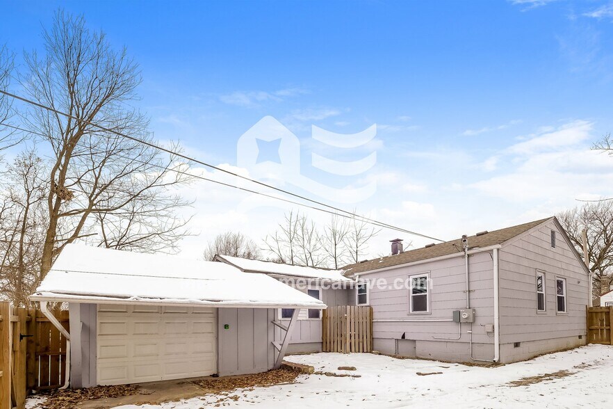 Building Photo - 8317 Olive St