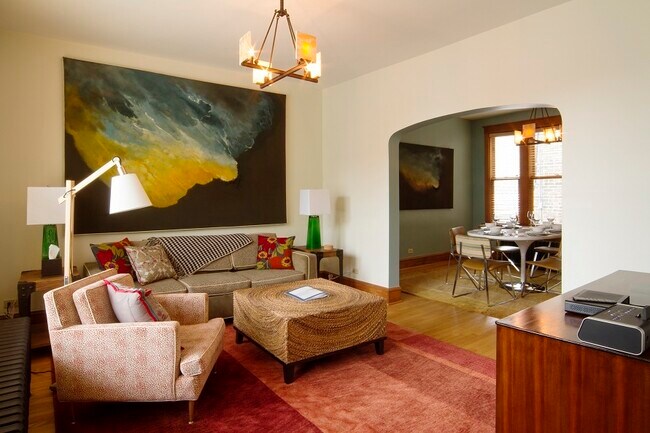 Building Photo - 2134 N Damen Ave