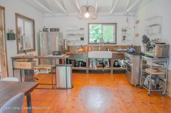 Building Photo - 1470-1214 NY-214