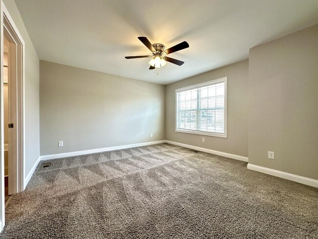 Building Photo - 1176 Meadowhill Ln