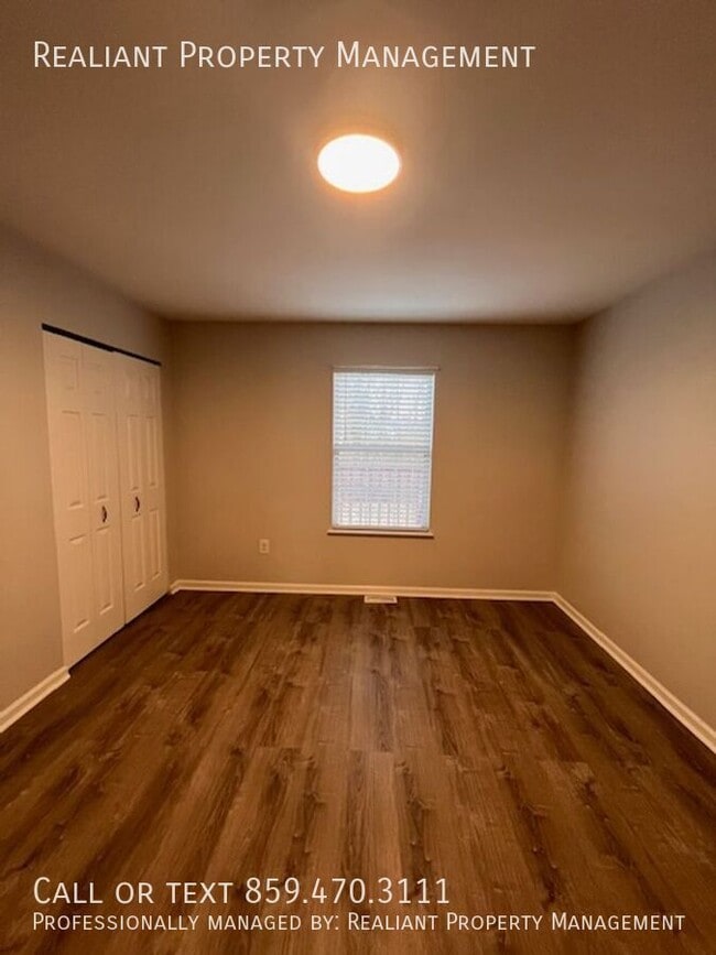 Building Photo - 353 Chase Pl