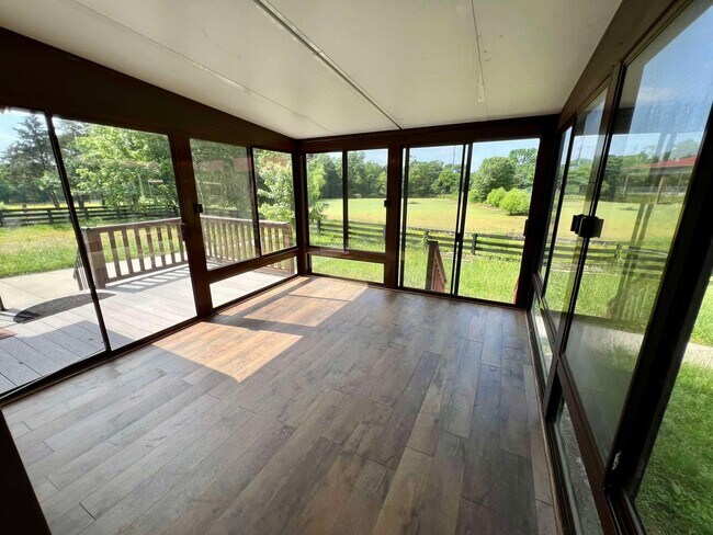 Building Photo - Cabin Style Home on Equestrian Farm *Priva...