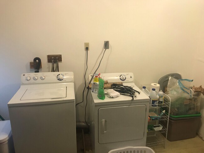 Building Photo - 30 East Main St.